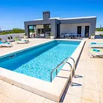 La Corte Bianca By Villa *
